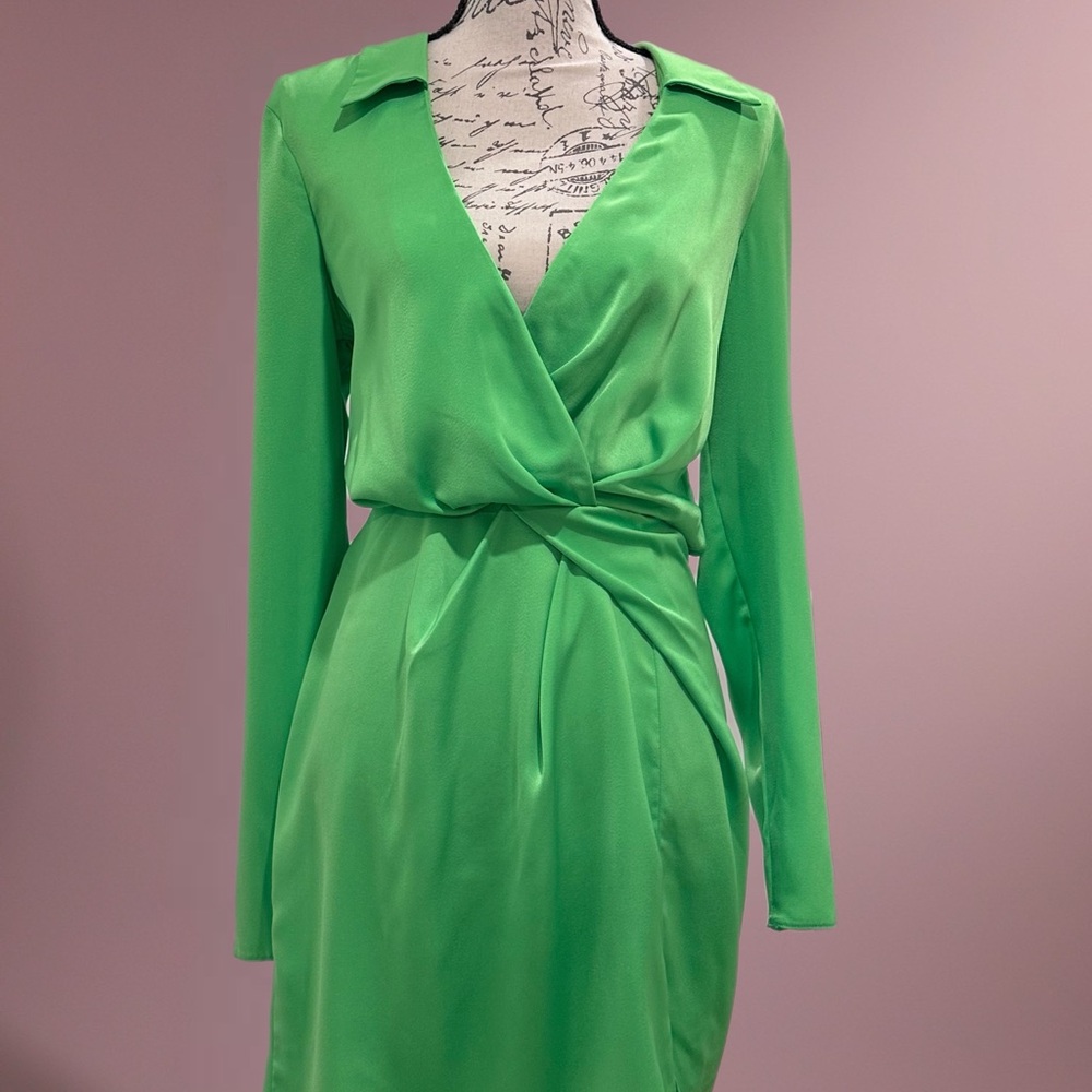 ASOS Bright Green Satin Dress w/ Peek-a-Boo Back NWT Sz 8 Tall